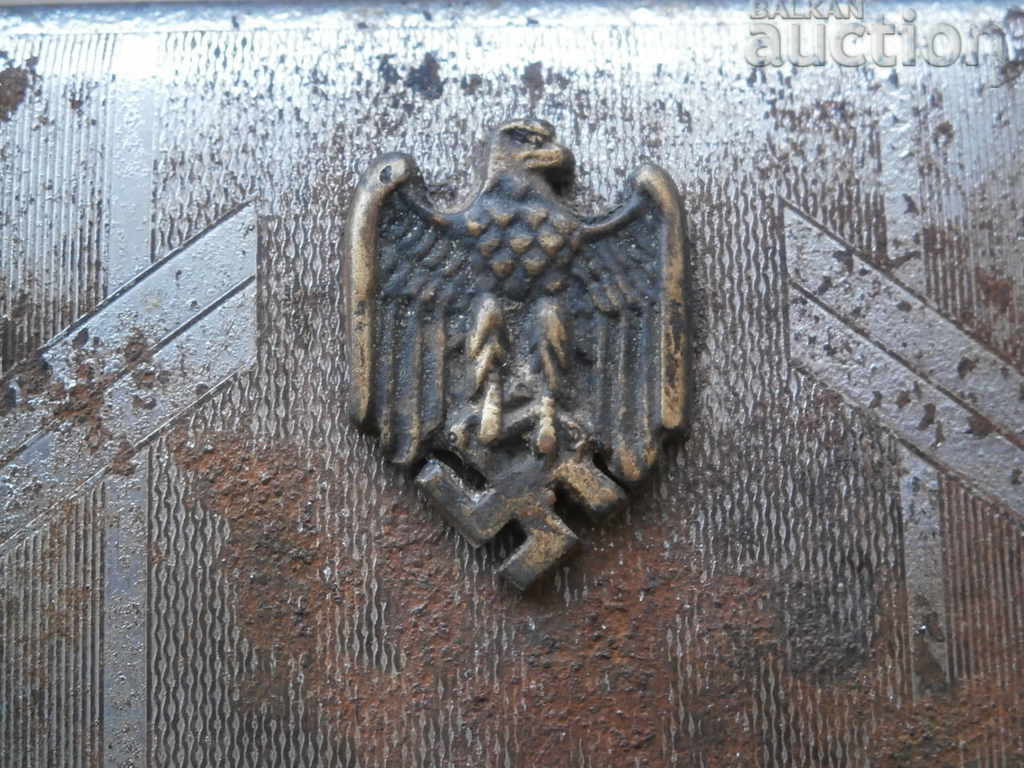 Delivery of snuff box Germany WW2 WWII Wehrmacht