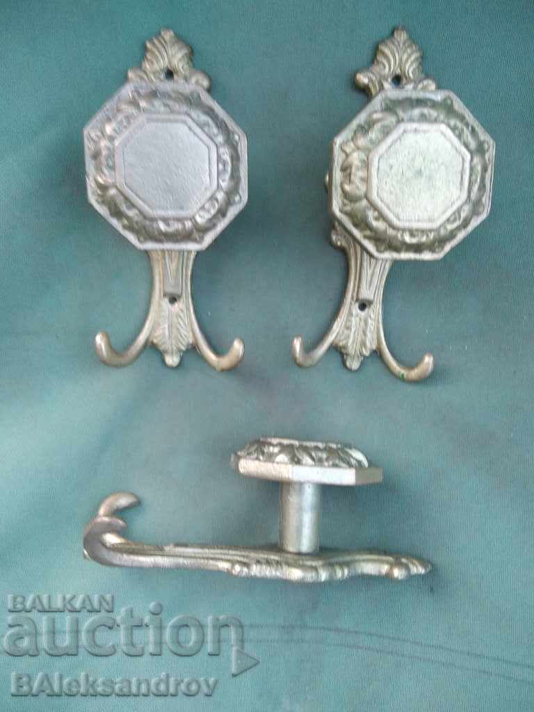 Auction  Lot of large bronze hangers