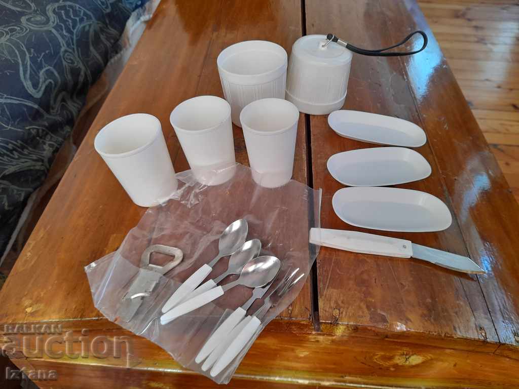 Auction Old tourist dining set Auction Old tourist dining set