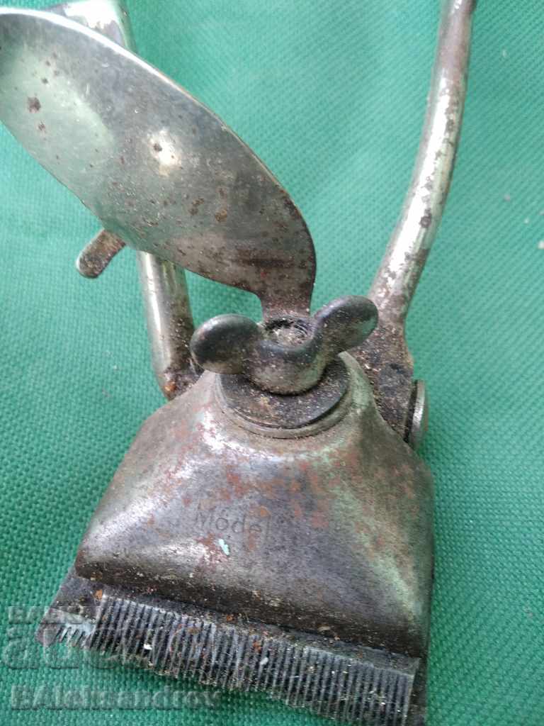 Auction An old trimmer Auction An old trimmer