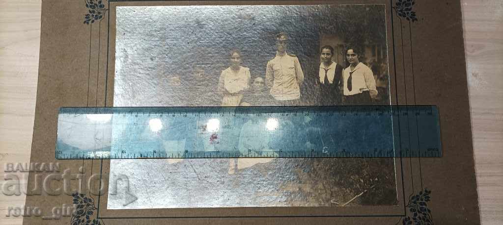 Auction I am selling an old photo, cardboard. Auction I am selling an old photo, cardboard.