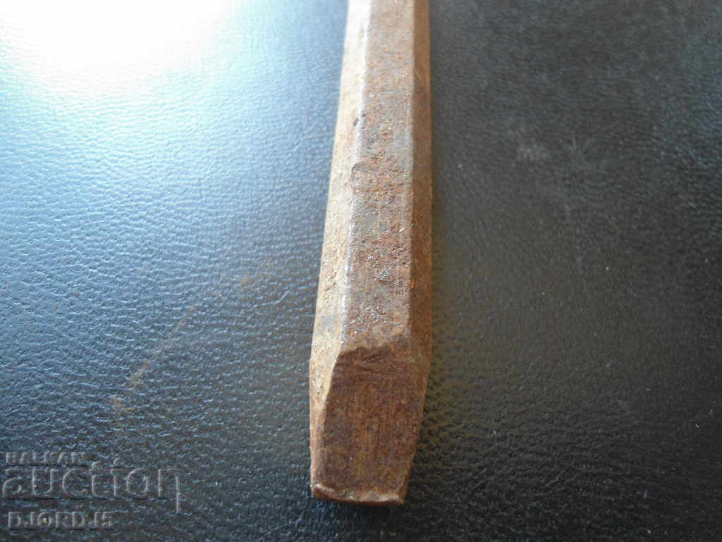 An old tool, a chopper with price 2.00 BGN | € 1.02 An old tool, a chopper with price 2.00 BGN | € 1.02