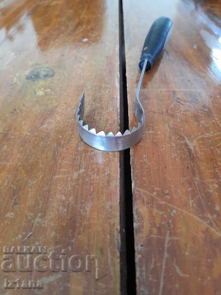 Old household tool for gouging, gouging with price 20.00 BGN | € 10.23