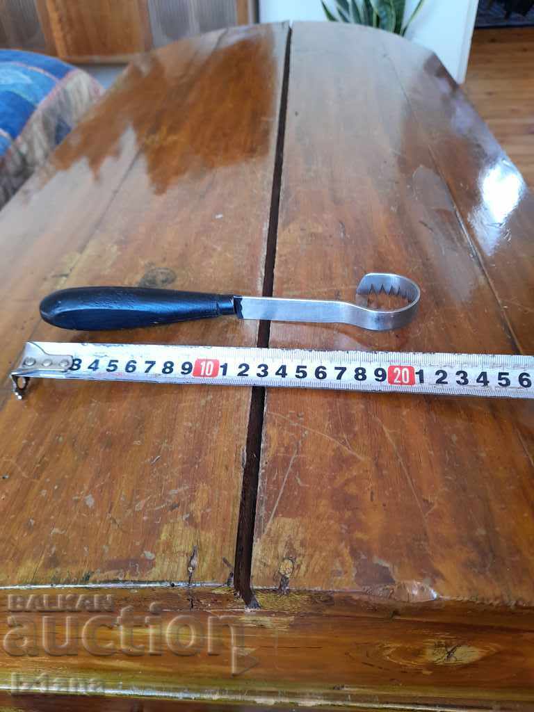 Auction  Old household tool for gouging, gouging