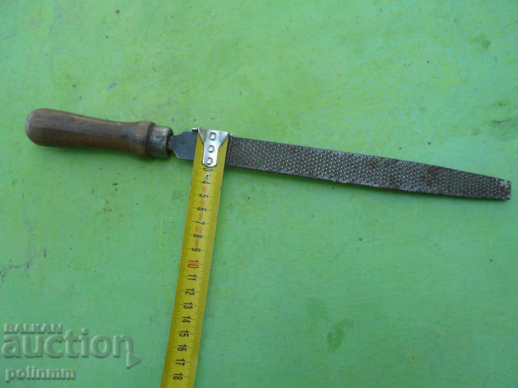 Παλαιός ημικυκλικός ξύλινος φάκελος με τιμή 13.00 BGN | € 6.65 Παλαιός ημικυκλικός ξύλινος φάκελος με τιμή 13.00 BGN | € 6.65