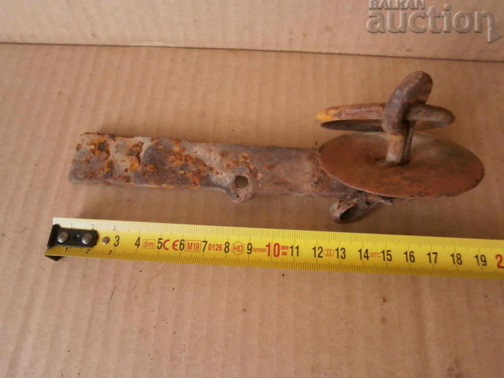 Доставка на примитивна ръчно кована част за врата резе Доставка на примитивна ръчно кована част за врата резе