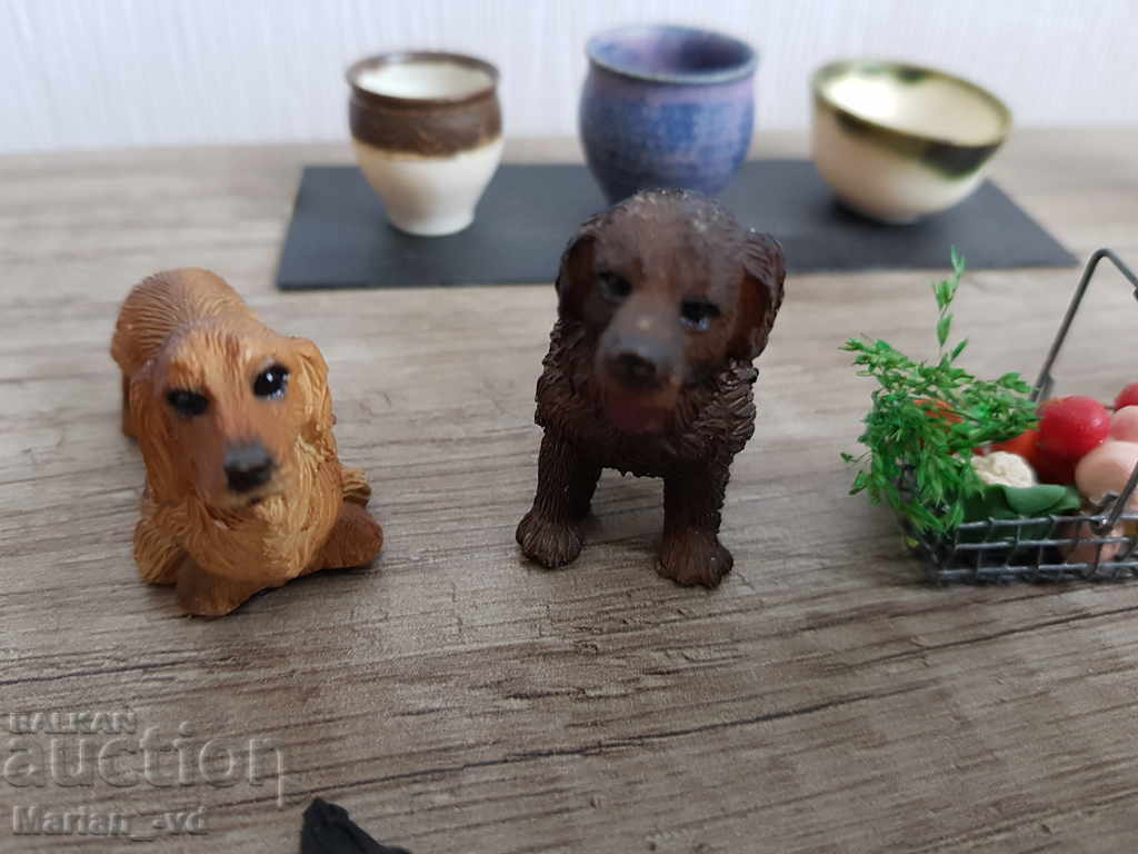 Auction Collection of old miniatures Auction Collection of old miniatures