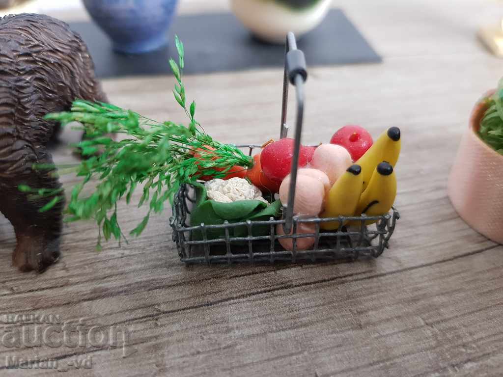 Delivery of Collection of old miniatures Delivery of Collection of old miniatures