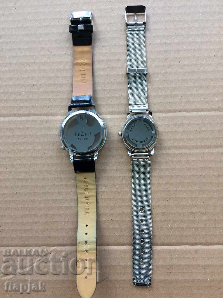 Auction Quartz movement wristwatch - two pieces Auction Quartz movement wristwatch - two pieces