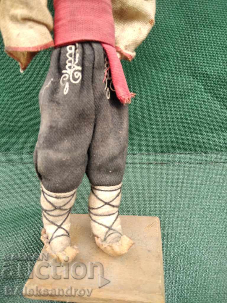 Δημοπρασία Ένα παλιό λαογραφικό ειδώλιο