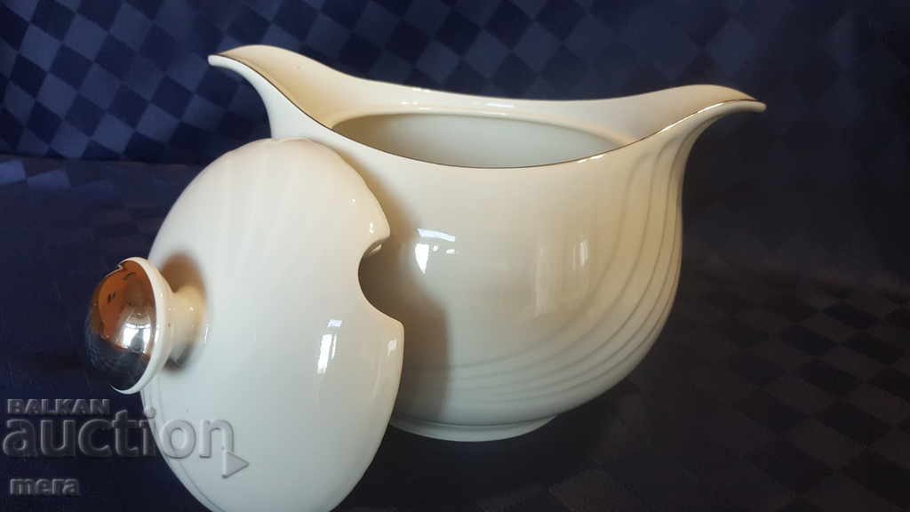 Auction Porcelain tureen - Diamond Razgrad Auction Porcelain tureen - Diamond Razgrad