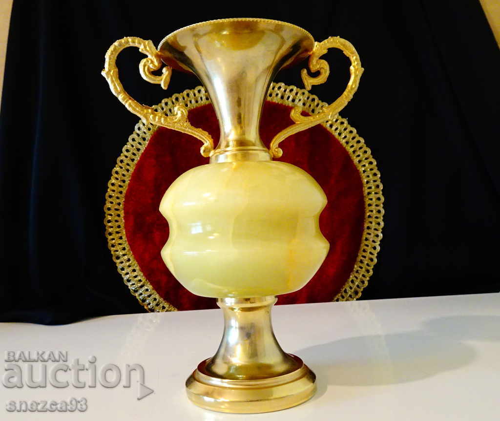 Auction Bronze vase, amphora, onyx 1 kg., gilding Auction Bronze vase, amphora, onyx 1 kg., gilding