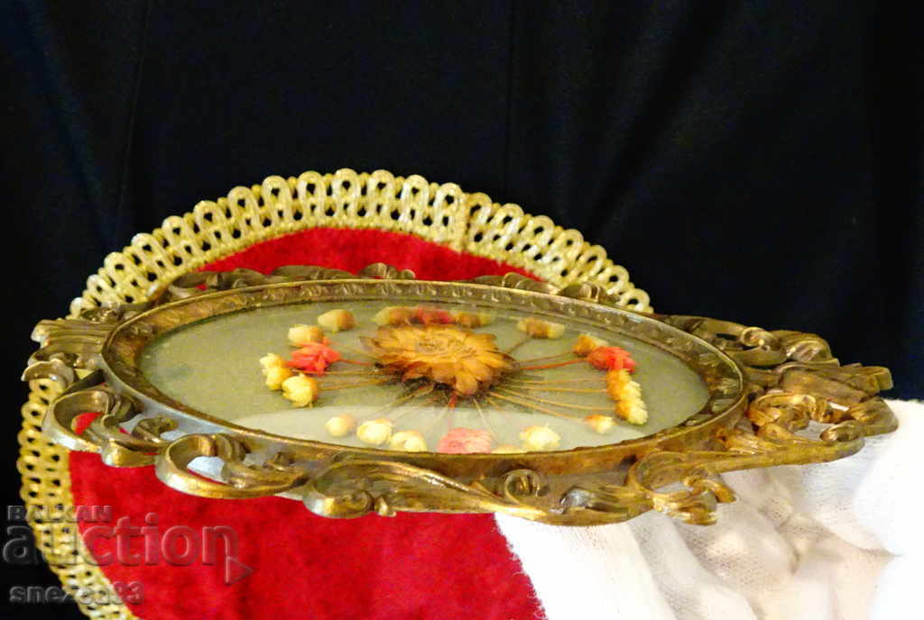 Antique panel of dried flowers, bronze frame, baroque. with price 19.00 BGN | € 9.71