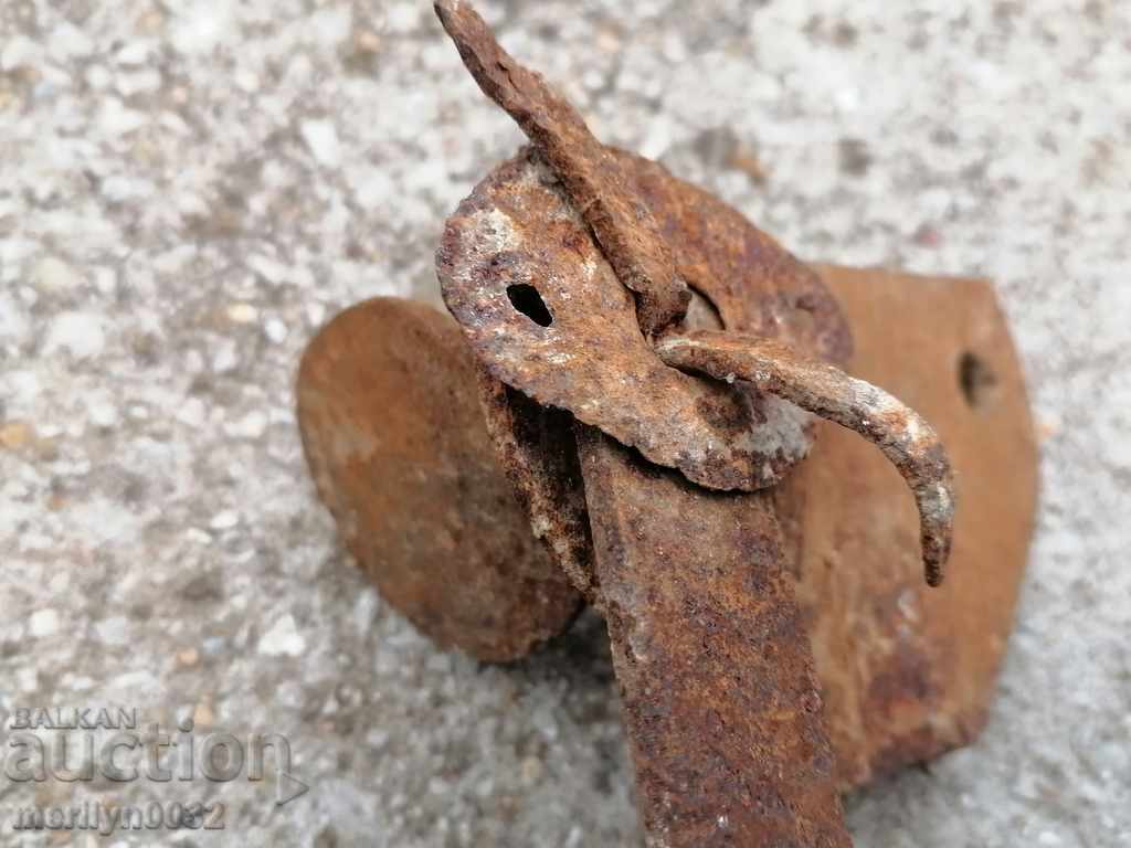 Licitație Antique forjat dispozitivul de blocare, de blocare, dispozitivul de blocare pe poarta vechi Licitație Antique forjat dispozitivul de blocare, de blocare, dispozitivul de blocare pe poarta vechi