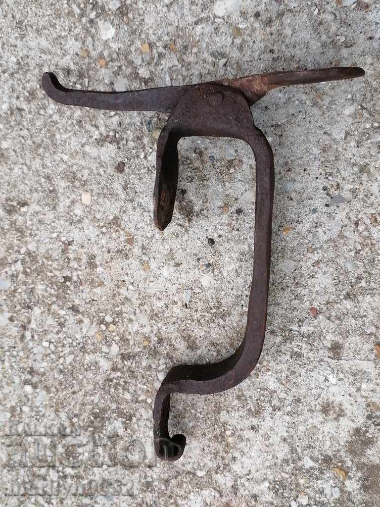 Auction An old wrought-iron latch, a lock, a latch for the old gate Auction An old wrought-iron latch, a lock, a latch for the old gate