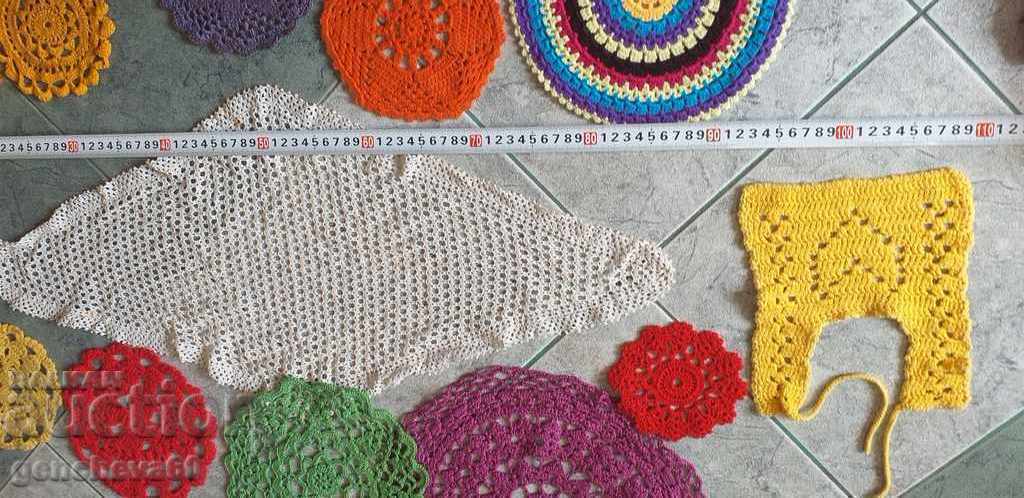 Diverse carouri multicolore tricotate manual pentru decor cu preț 30.00 BGN | € 15.34 Diverse carouri multicolore tricotate manual pentru decor cu preț 30.00 BGN | € 15.34