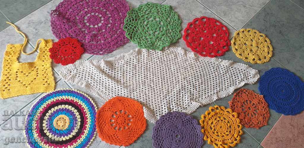 Diverse carouri multicolore tricotate manual pentru decor - 7 Diverse carouri multicolore tricotate manual pentru decor - 7