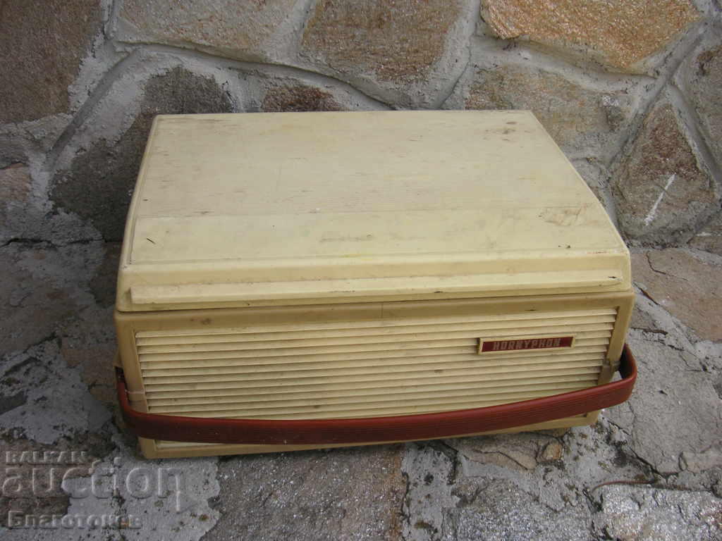 A tape recorder - 5 A tape recorder - 5