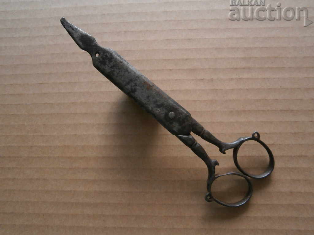 Auction  Revival scissors for trimming the wicks of candles
