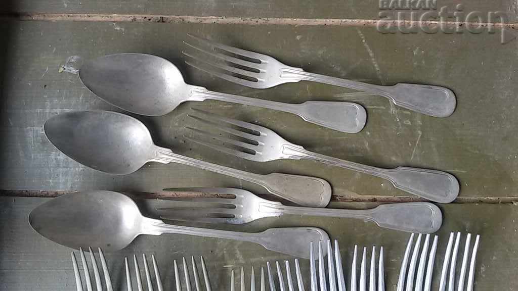 Auction  antique white and aluminum forks lot WW2 WWII