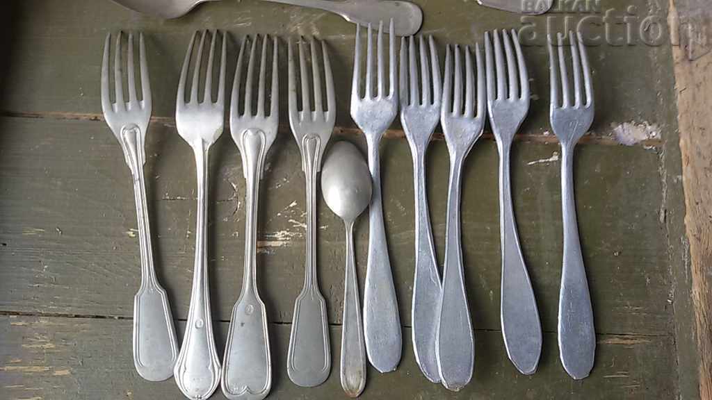 Delivery of antique white and aluminum forks lot WW2 WWII