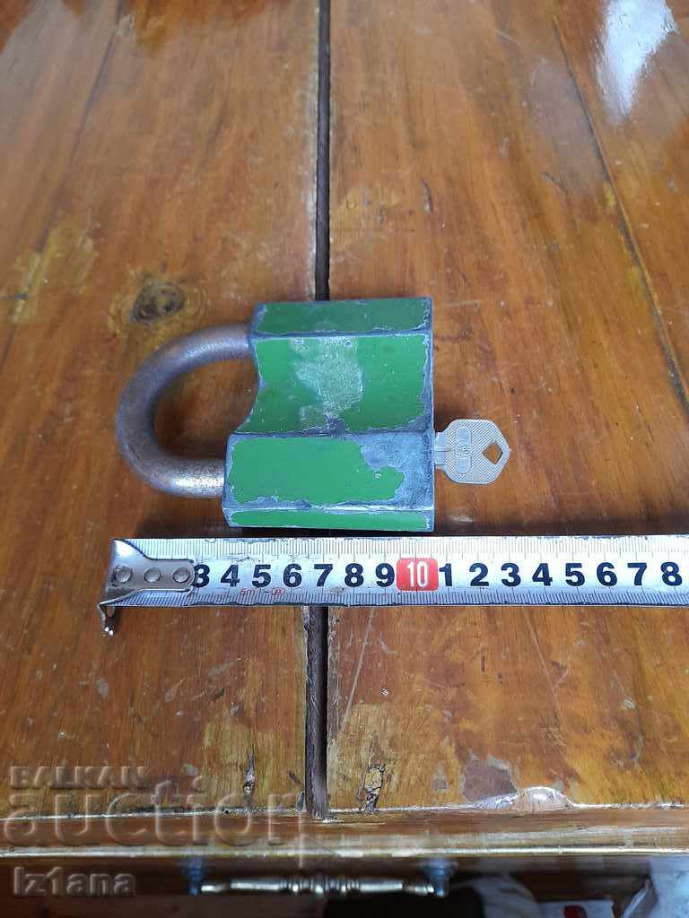 Delivery of Old padlock, coffer