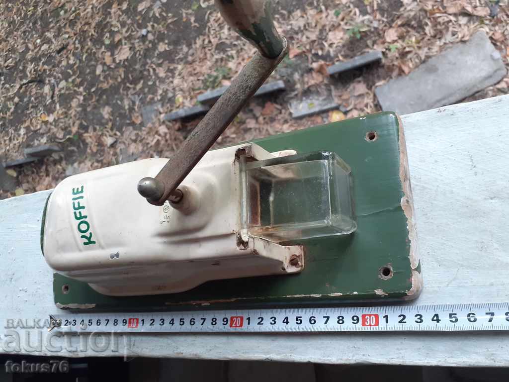 Παράδοση Βρείτε έναν παλιό μύλο καφέ αντίκα Peter Dienes Παράδοση Βρείτε έναν παλιό μύλο καφέ αντίκα Peter Dienes