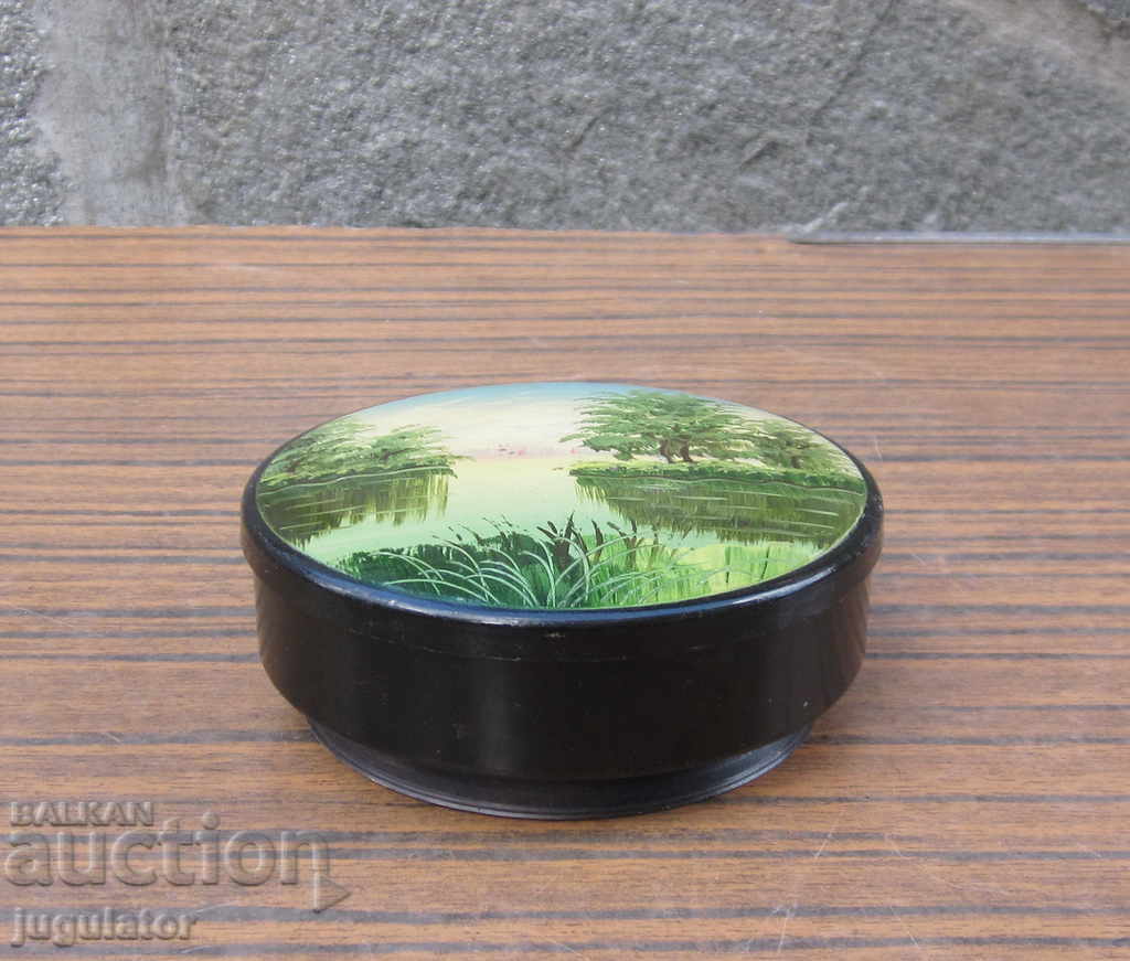 Auction Old Russian metal hand-painted box jewelry box Auction Old Russian metal hand-painted box jewelry box