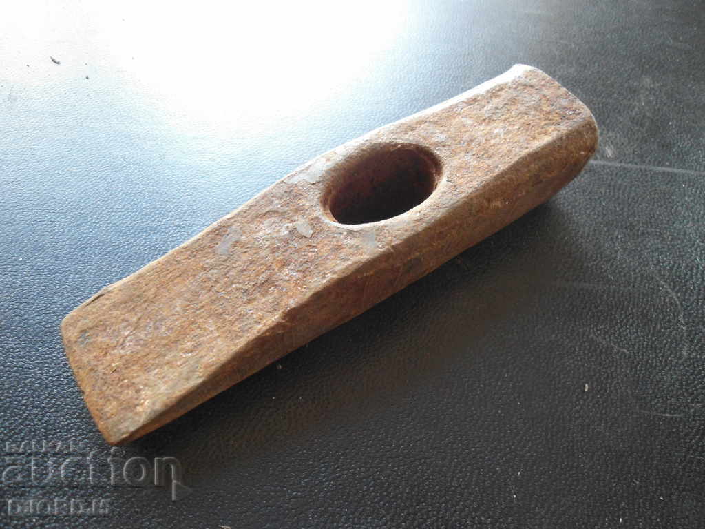 An old hammer with price 3.00 BGN | € 1.53 An old hammer with price 3.00 BGN | € 1.53