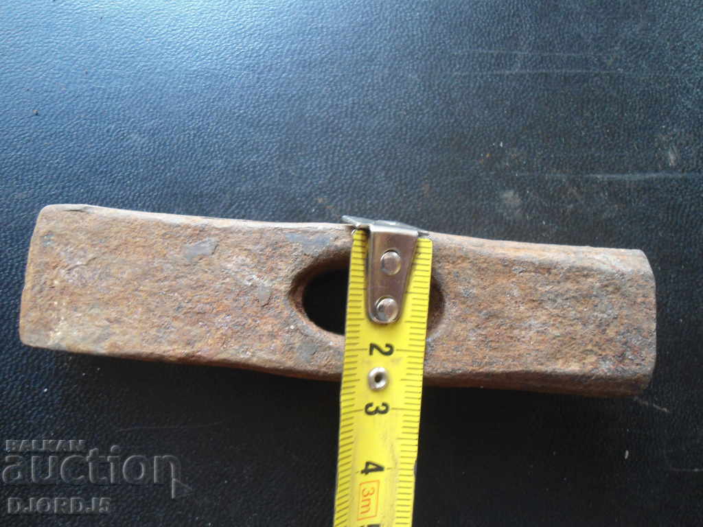 Auction An old hammer Auction An old hammer
