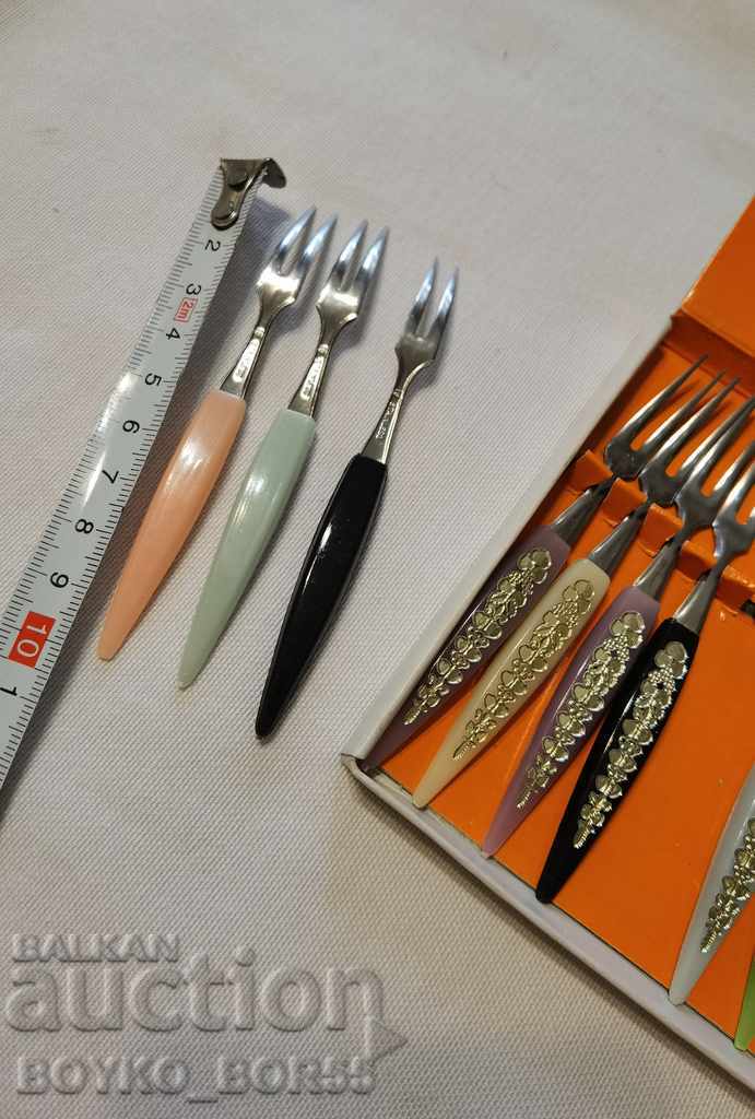 Antique Forks 12 pcs with price 12.00 BGN | € 6.14
