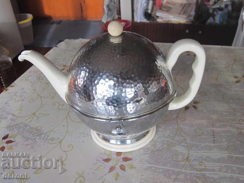 Уникален порцеланов чайник Арт Деко кана