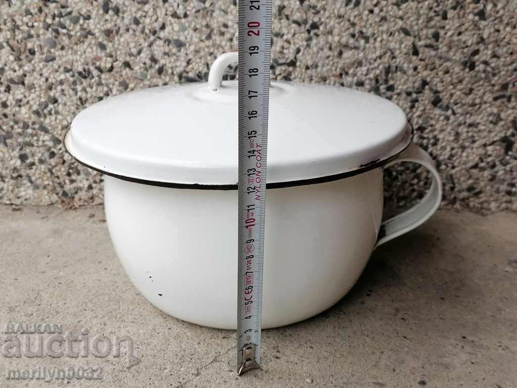 An old enamel tusk, a tusk, a bucket, an enameled container with a lid - 5 An old enamel tusk, a tusk, a bucket, an enameled container with a lid - 5