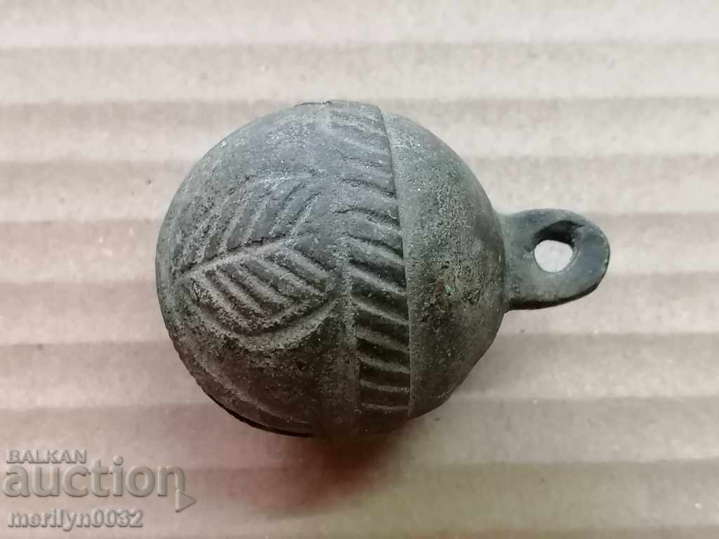 Bronze "nut" type horse cart bell - 19th century with price 39.00 BGN | € 19.94 Bronze "nut" type horse cart bell - 19th century with price 39.00 BGN | € 19.94