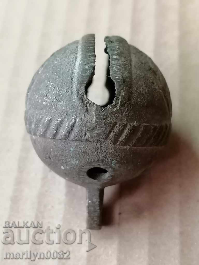 Auction Bronze "nut" type horse cart bell - 19th century Auction Bronze "nut" type horse cart bell - 19th century