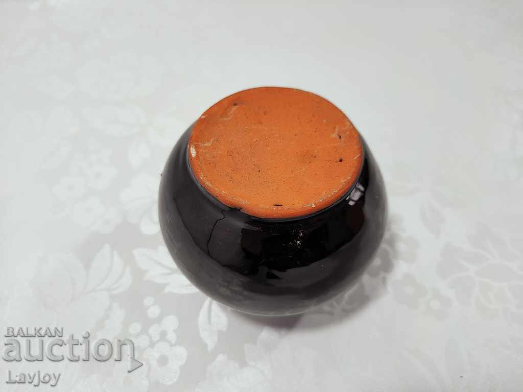 Auction Ceramic vase Auction Ceramic vase