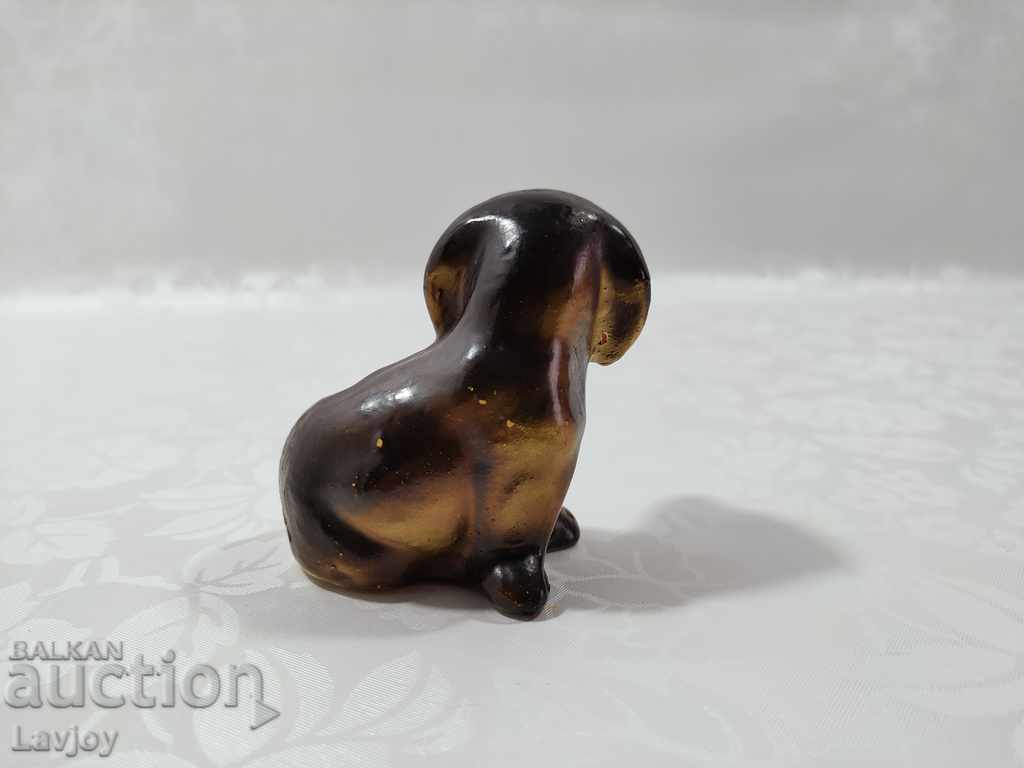 Livrarea Figurină de câine vechi din ceramică Livrarea Figurină de câine vechi din ceramică