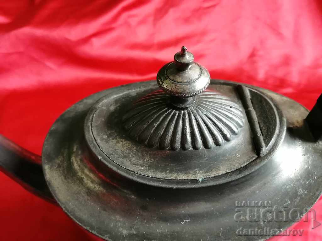 Auction Old English Victorian Jug, Teapot Auction Old English Victorian Jug, Teapot