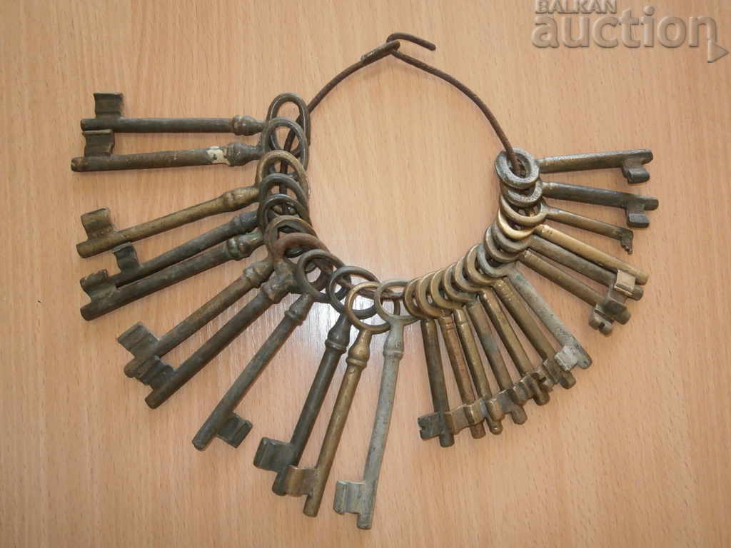 Παλαιά κλειδαριά αντίκες κλειδαριά 23 κομμάτια χάλκινο με τιμή 45.00 BGN | € 23.01 Παλαιά κλειδαριά αντίκες κλειδαριά 23 κομμάτια χάλκινο με τιμή 45.00 BGN | € 23.01