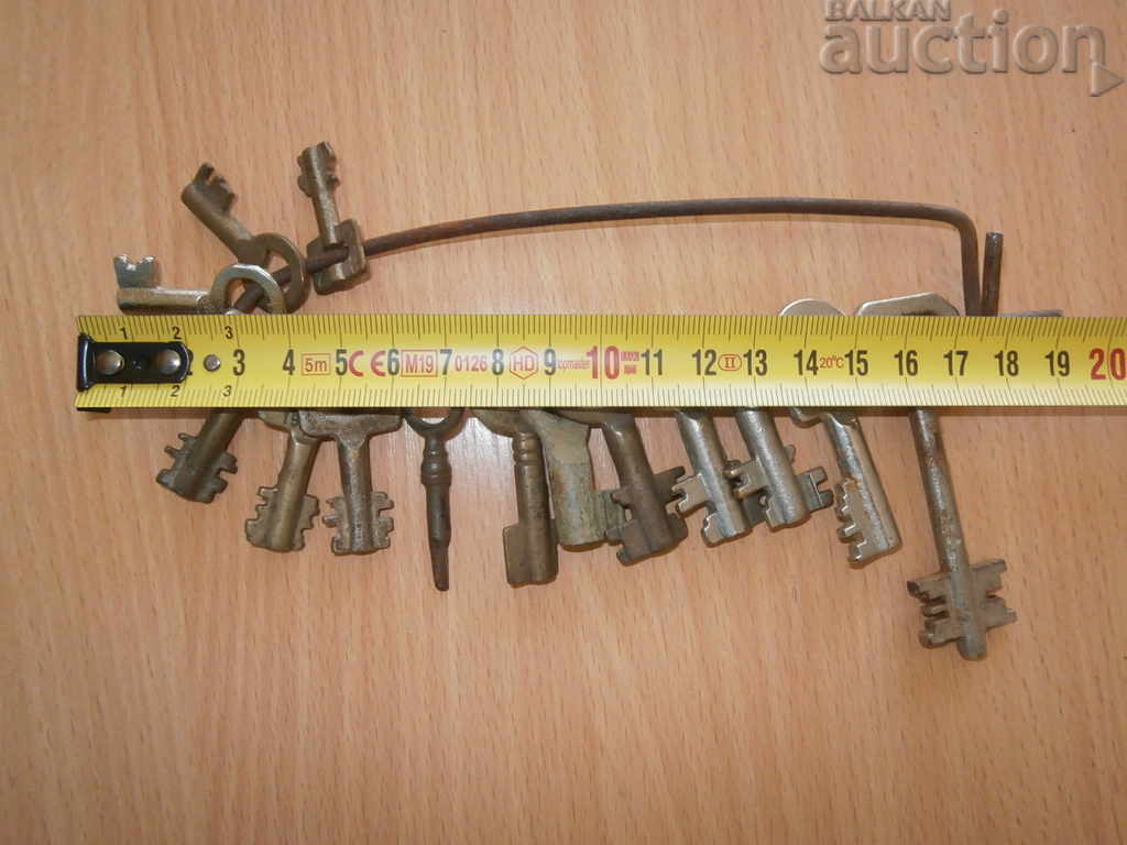 Auction Antique key lock latch lot 14 pieces Auction Antique key lock latch lot 14 pieces