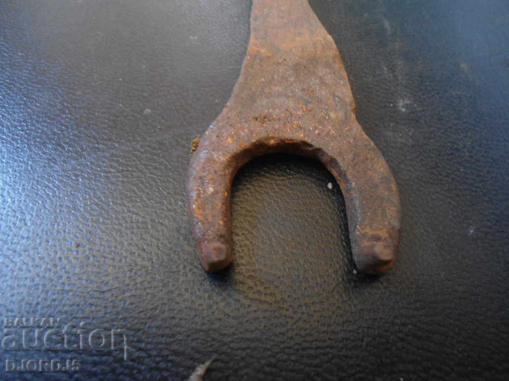 Old key with price 2.00 BGN | € 1.02 Old key with price 2.00 BGN | € 1.02