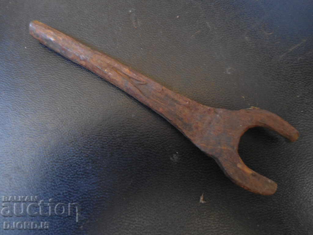 Auction Old key Auction Old key