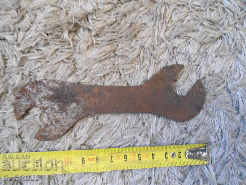 Auction Old key Auction Old key