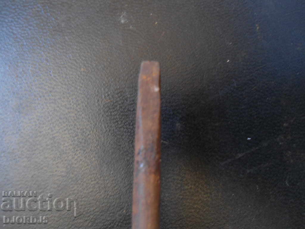 Old tool, screwdriver with price 2.00 BGN | € 1.02 Old tool, screwdriver with price 2.00 BGN | € 1.02