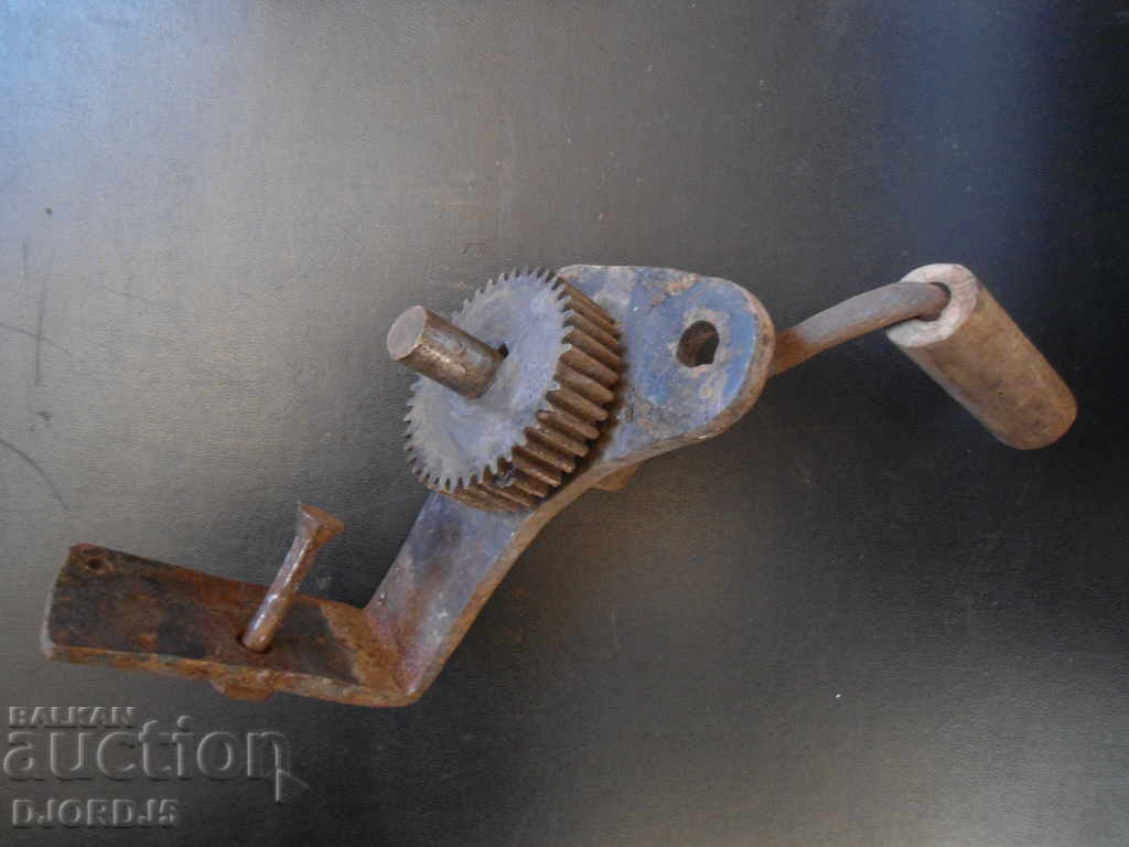 Old tool, appliance with price 10.00 BGN | € 5.11