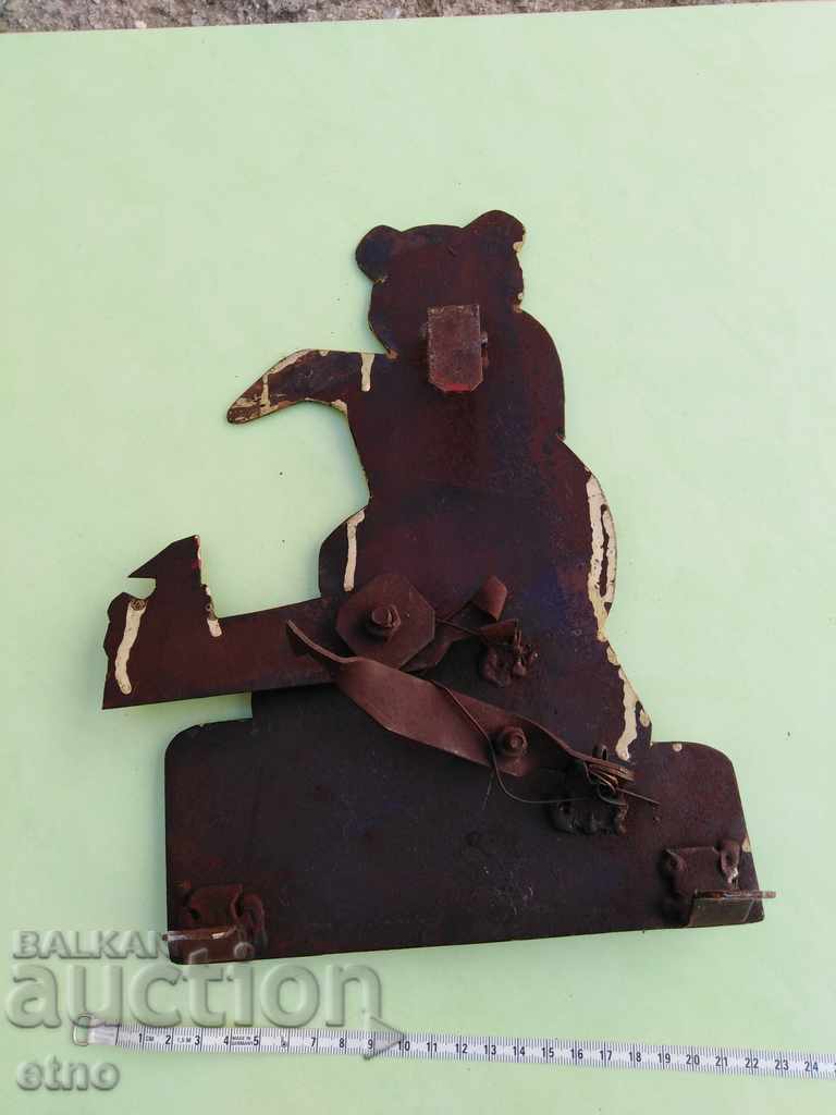 Auction RETRO MECHANICAL TARGET FROM A SHOOTING RANGE FROM THE 80S, PRC Auction RETRO MECHANICAL TARGET FROM A SHOOTING RANGE FROM THE 80S, PRC