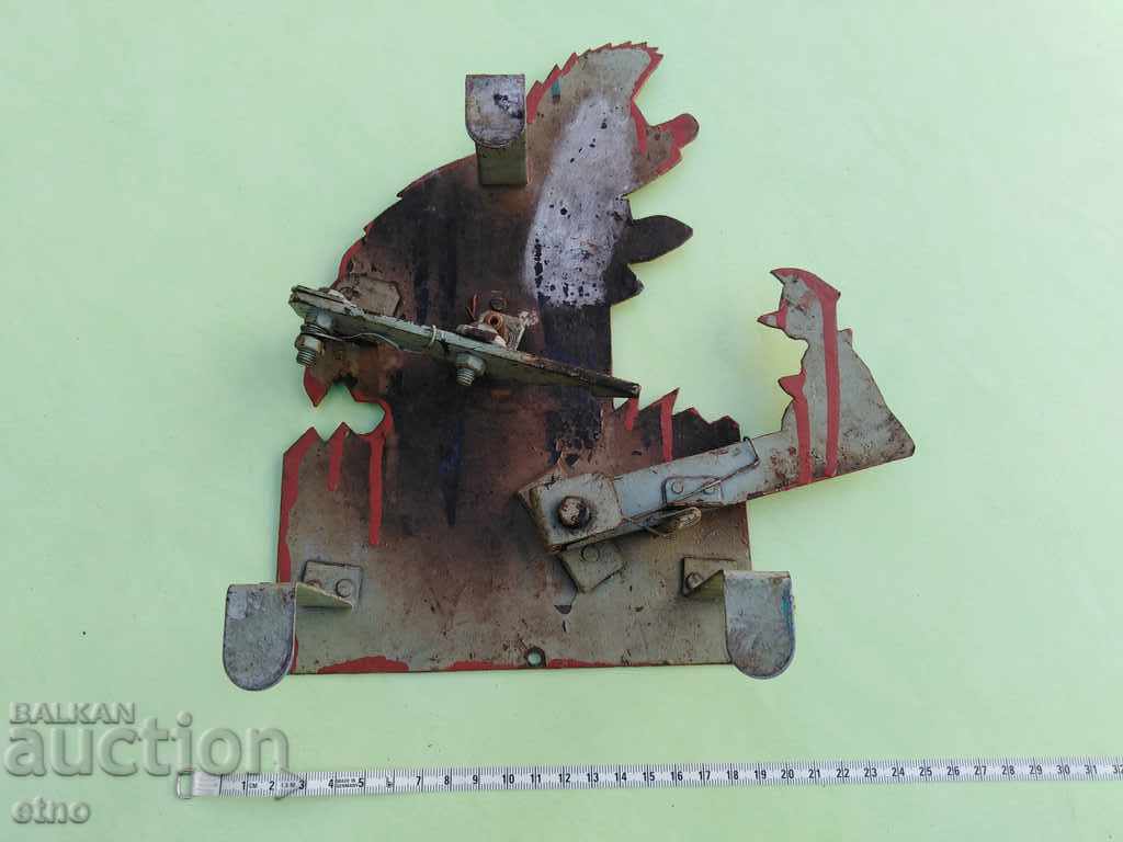 Auction RETRO MECHANICAL TARGET FROM A SHOOTING RANGE FROM THE 80S, PRC Auction RETRO MECHANICAL TARGET FROM A SHOOTING RANGE FROM THE 80S, PRC