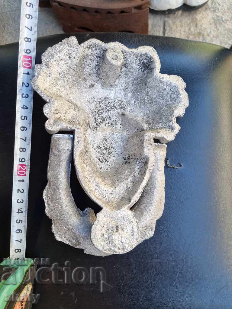 Старо алуминиево чукало за врата - 5 Старо алуминиево чукало за врата - 5