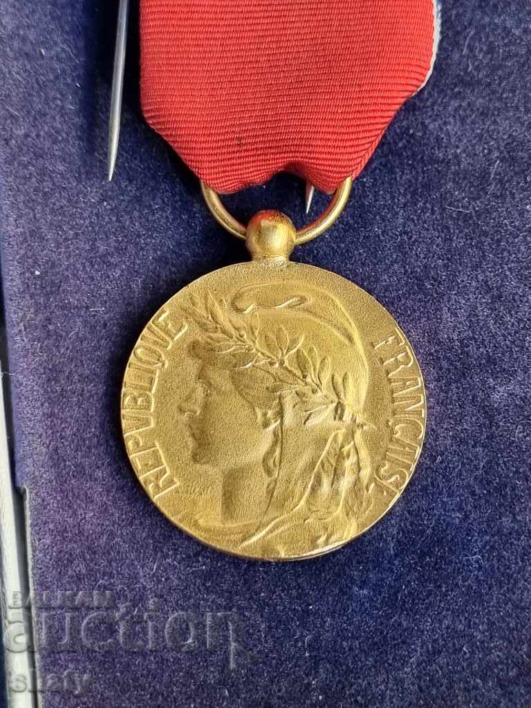 French medal. Order with price 45.00 BGN | € 23.01 French medal. Order with price 45.00 BGN | € 23.01