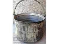 Harania veche, vas de cupru, ceaun mare, cupru, praf